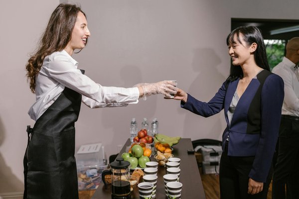 What Strategies Can Elevate UK Businesses Through Innovative Marketing?